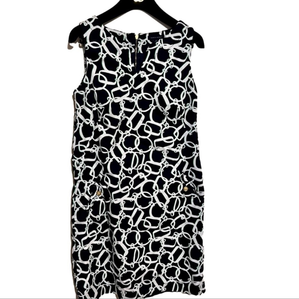 Tommy Hilfiger Petites Black/White Link Print
Shift Dress